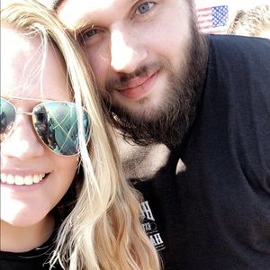 Meet your Posher, Caitlin